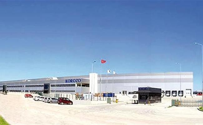 Korozo fabrikasının giriş alanı ve geniş dış cephe görünümü